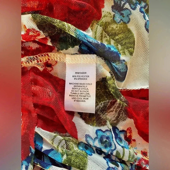 Red Floral Sheer Blouse NWT - Picture 3 of 4